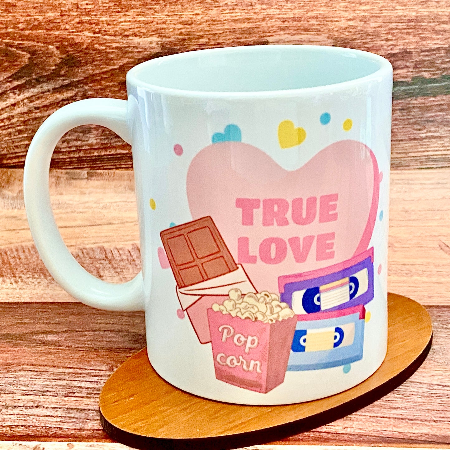 True Love Coffee Mug – VHS, Popcorn & Chocolate Design – Perfect Gift for Movie Lovers