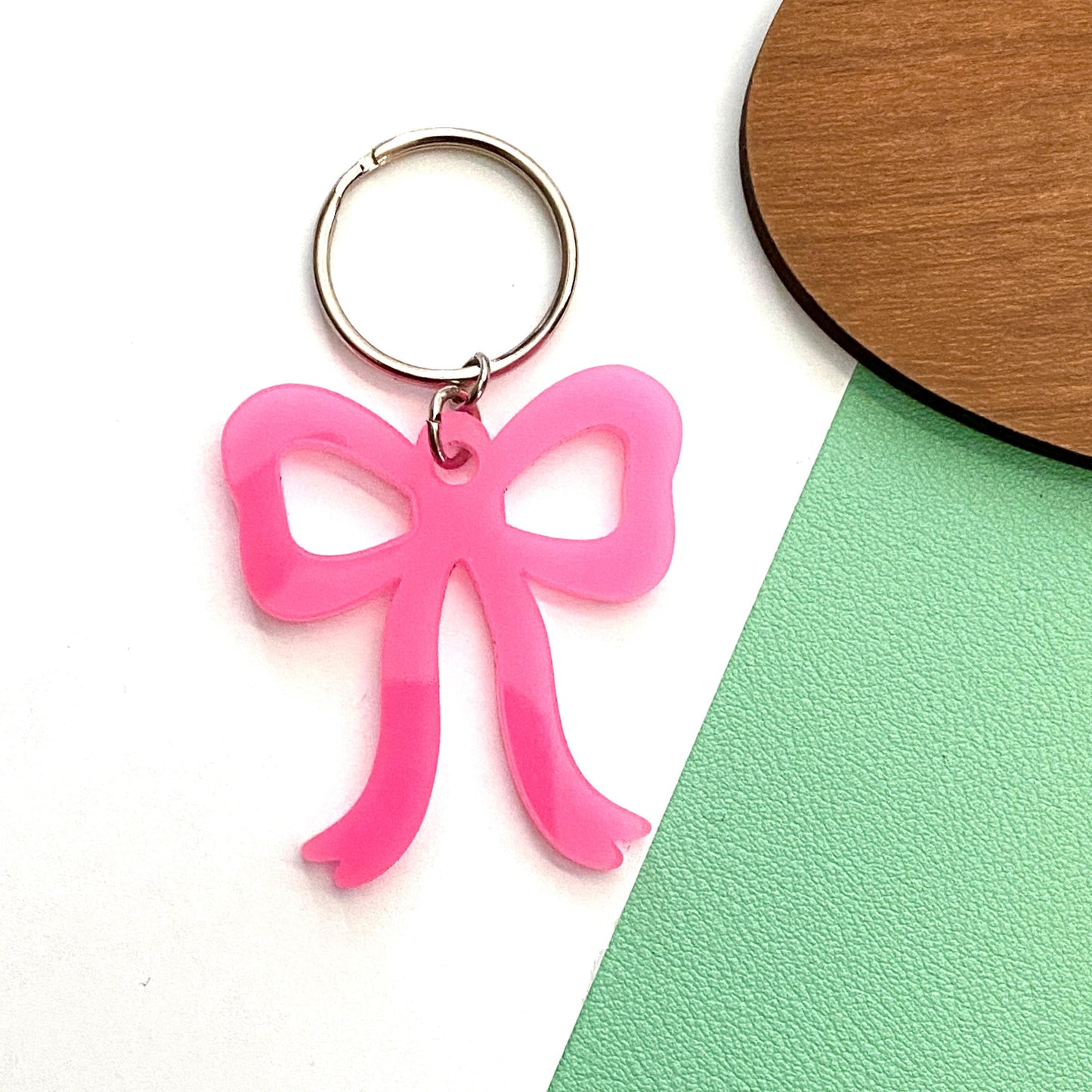 Cute Pink Bow Acrylic Keychain - Adorable Bow Shaped Keyring Accessory, Perfect Gift for Her