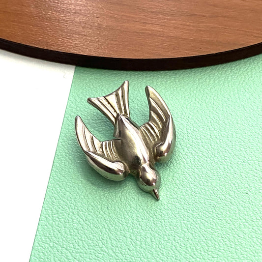 Vintage Coro Silver Tone Bird In Flight Small Pin