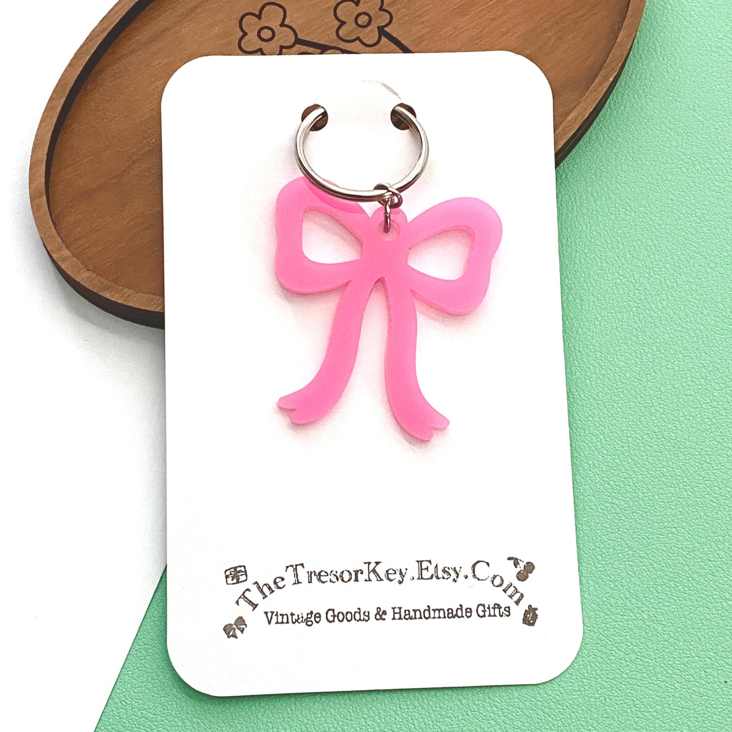 Cute Pink Bow Acrylic Keychain - Adorable Bow Shaped Keyring Accessory, Perfect Gift for Her